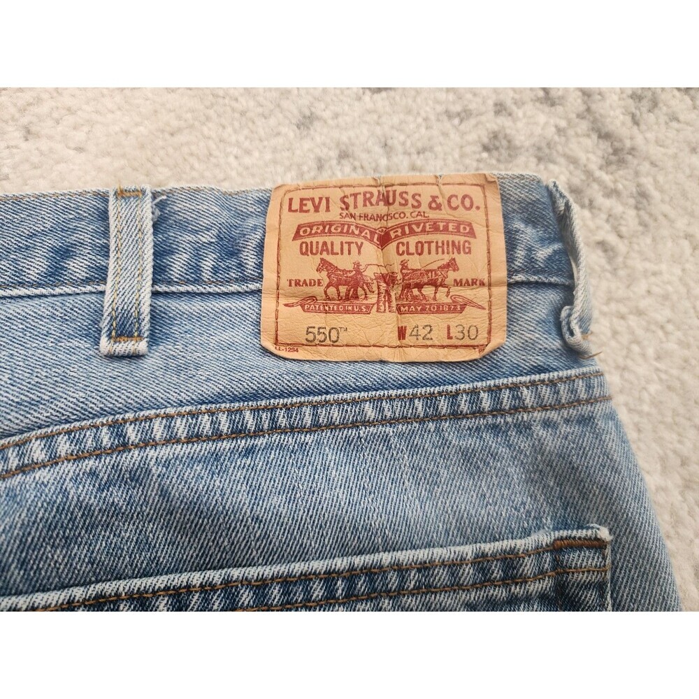 Levi's 550 Relaxed Fit Jeans Mens Size 42x30 Light Wash Denim Blue - Picture 10 of 10